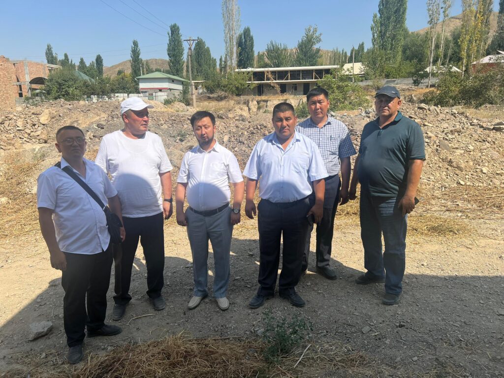 Рабочая встреча в Кадамжайском районе по вопросам сотрудничества